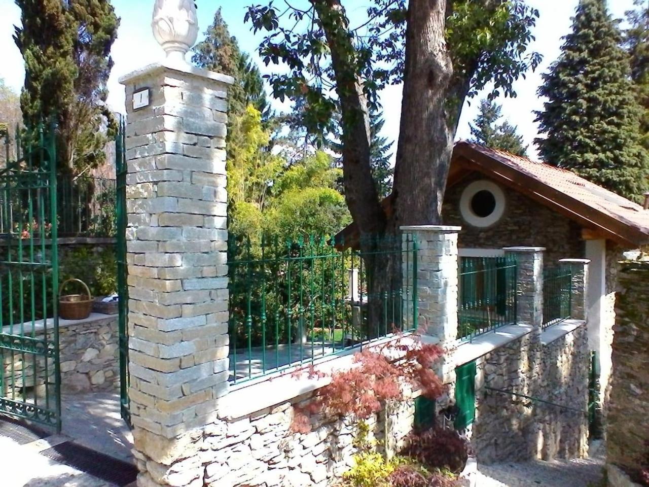 Apartamento La Camelia D'Oro Oggebio Exterior foto